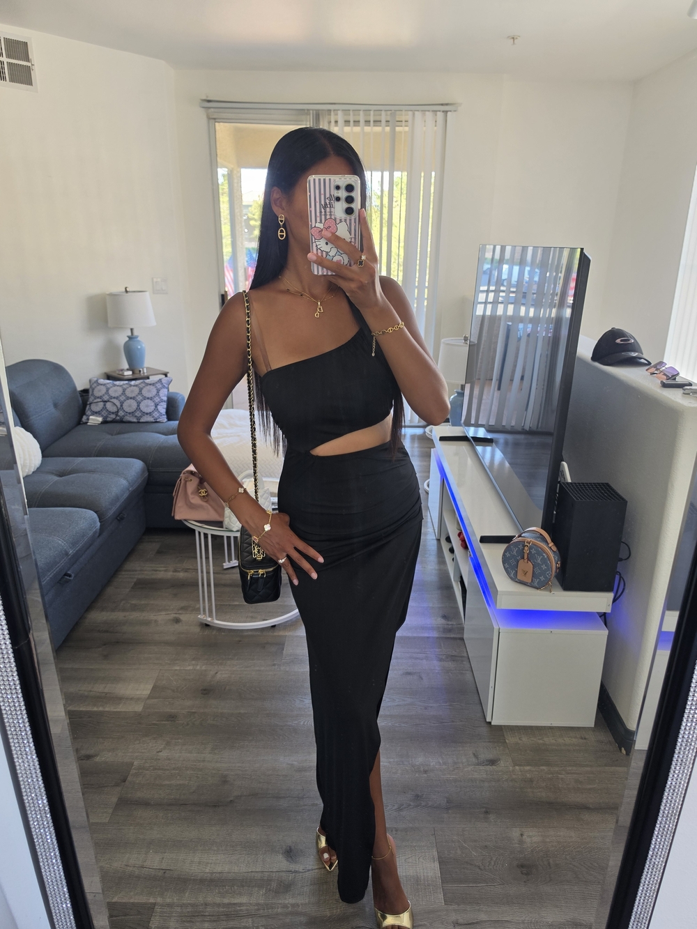 Black One-Shoulder Cutout Maxi Dress - Picture 4 of 16